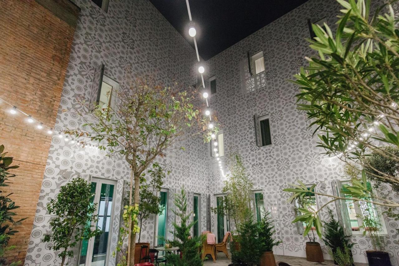 G.Vino Boutique Hotel Tbiliszi Kültér fotó